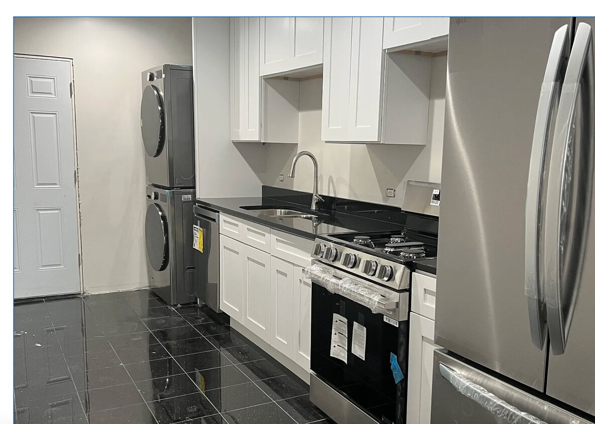 Photo - 2821 N Campbell Ave (Chicago, IL)