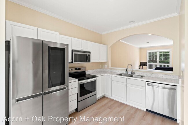 Building Photo - 2 br, 3 bath House - 904 Edgewater Cir