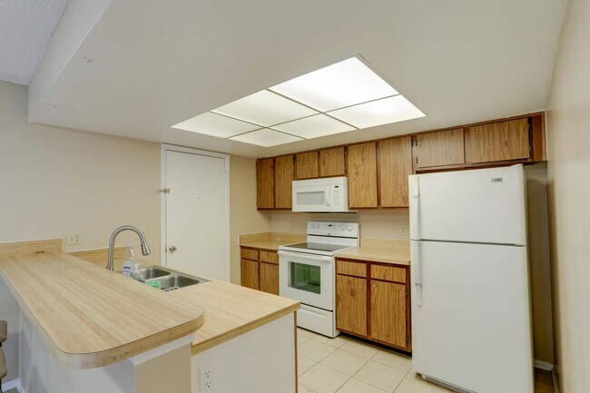 Building Photo - 10517 Larson Court