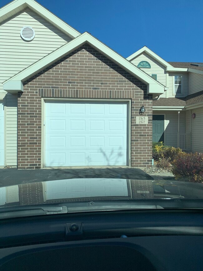 2 bedroom and 2 bathroom freshly remodeled condo - 267 Kearney Way