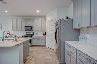 Building Photo - 6850 Amber Clf Ln