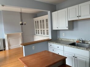 Building Photo - 273 Elm St