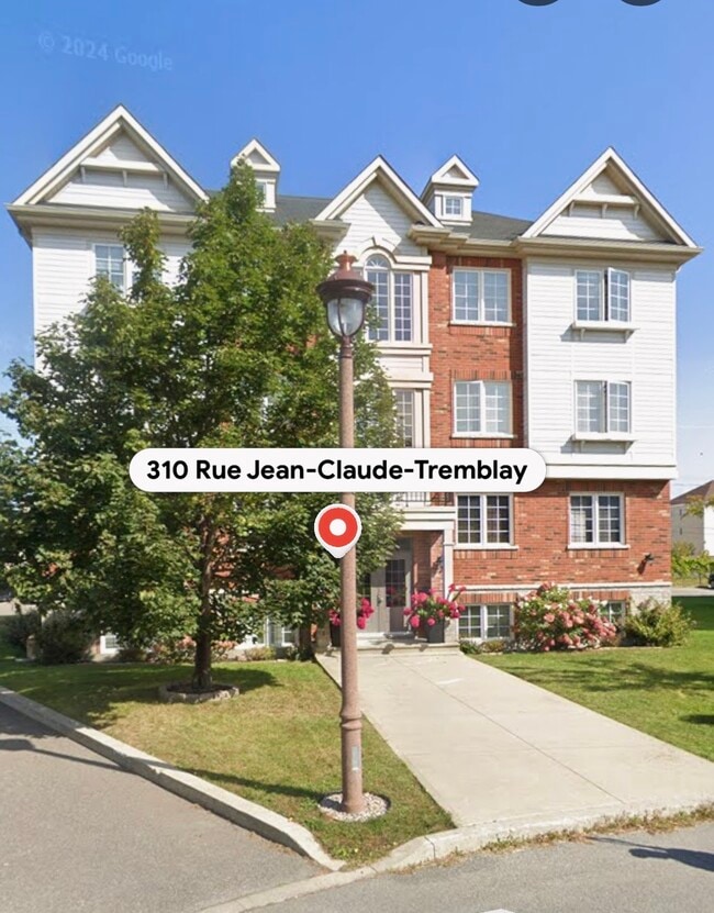 Building Photo - 310 Rue Jean-Claude-Tremblay