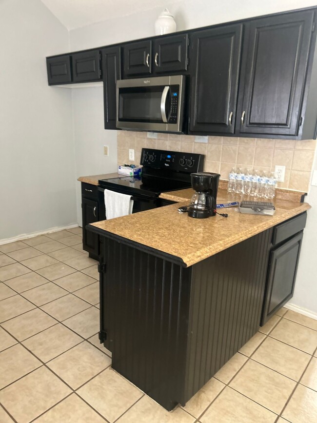 Building Photo - 6320 S Chesterfield Dr