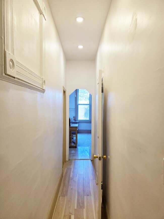 Foto del edificio - 70 Weirfield St