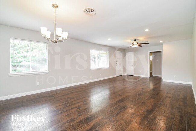 Foto del edificio - 5216 Morley Avenue