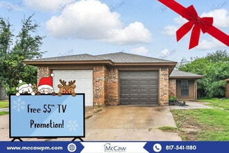 Building Photo - 6708 S Creek Dr