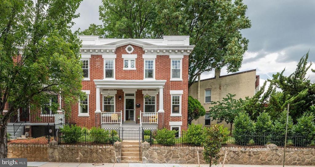 Primary Photo - 1354 D St NE