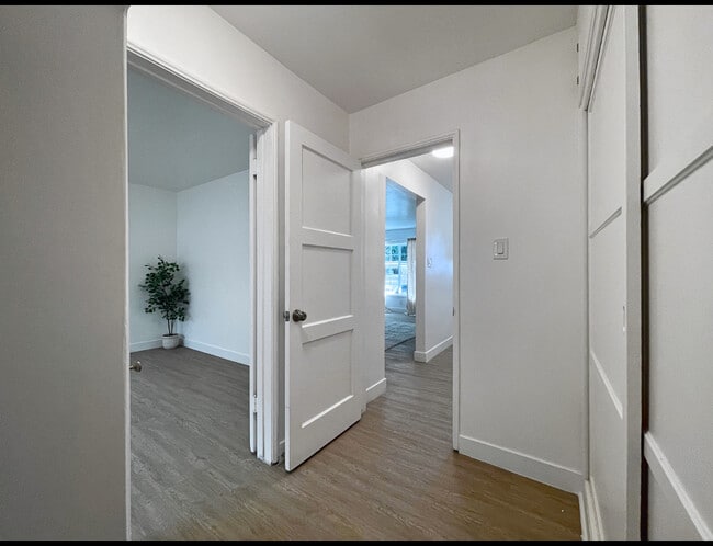 Building Photo - 1601 N Normandie Ave