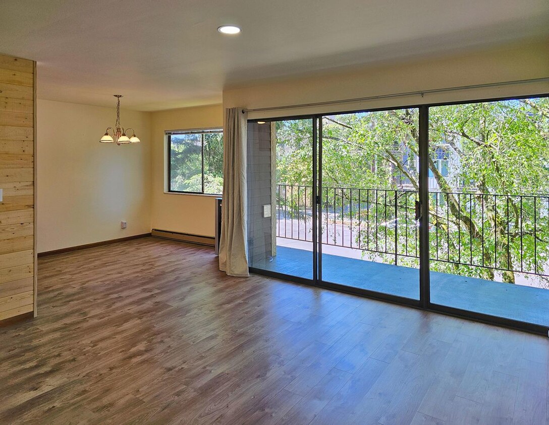 Primary Photo - Greenwood Apartments