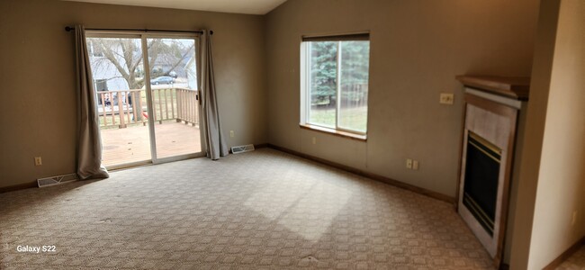 Building Photo - 705 Kramer Ln