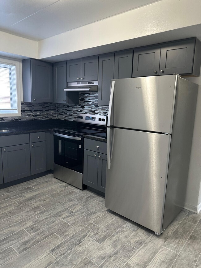 Building Photo - 1400 Carol St