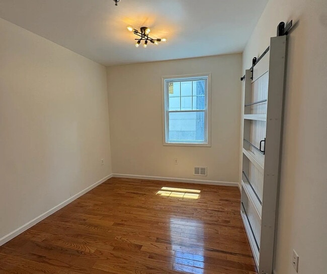 Building Photo - 491 S Clinton St