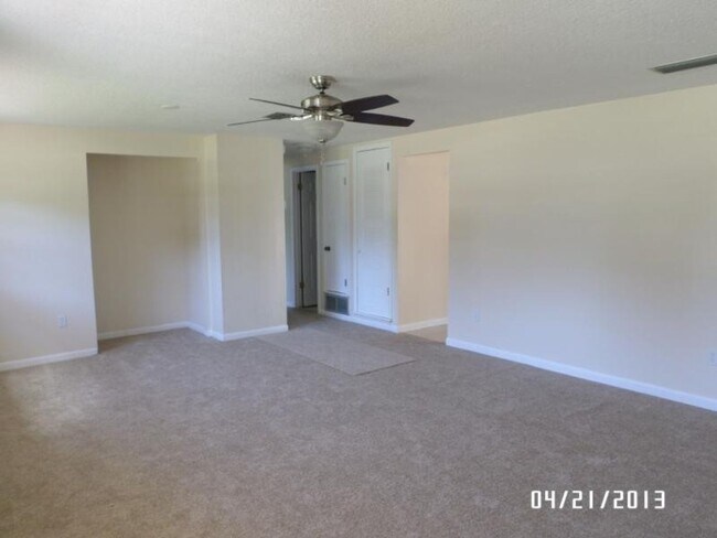 Building Photo - Charming Home Coming Soon in North Jax