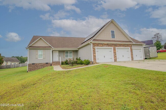 Building Photo - 74 Jaylin Oaks Dr