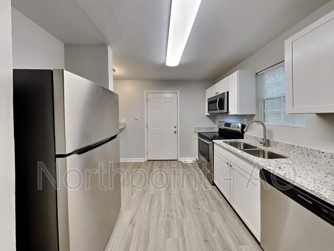 Foto del edificio - 3925 Laurel Brook Way
