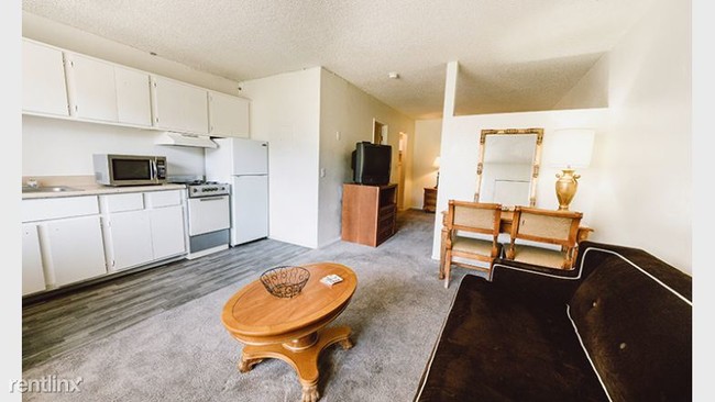 Foto del edificio - 4735 Deckow Ln