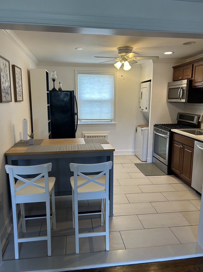 Building Photo - 445 Morris Ave