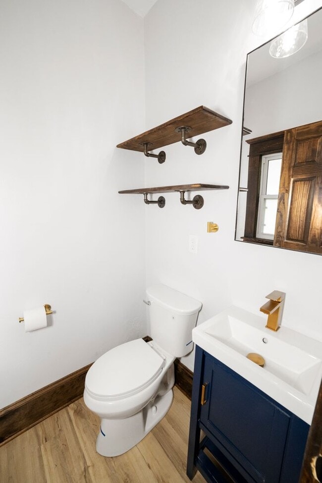 Building Photo - 3 Bedroom Custom Neenah Home