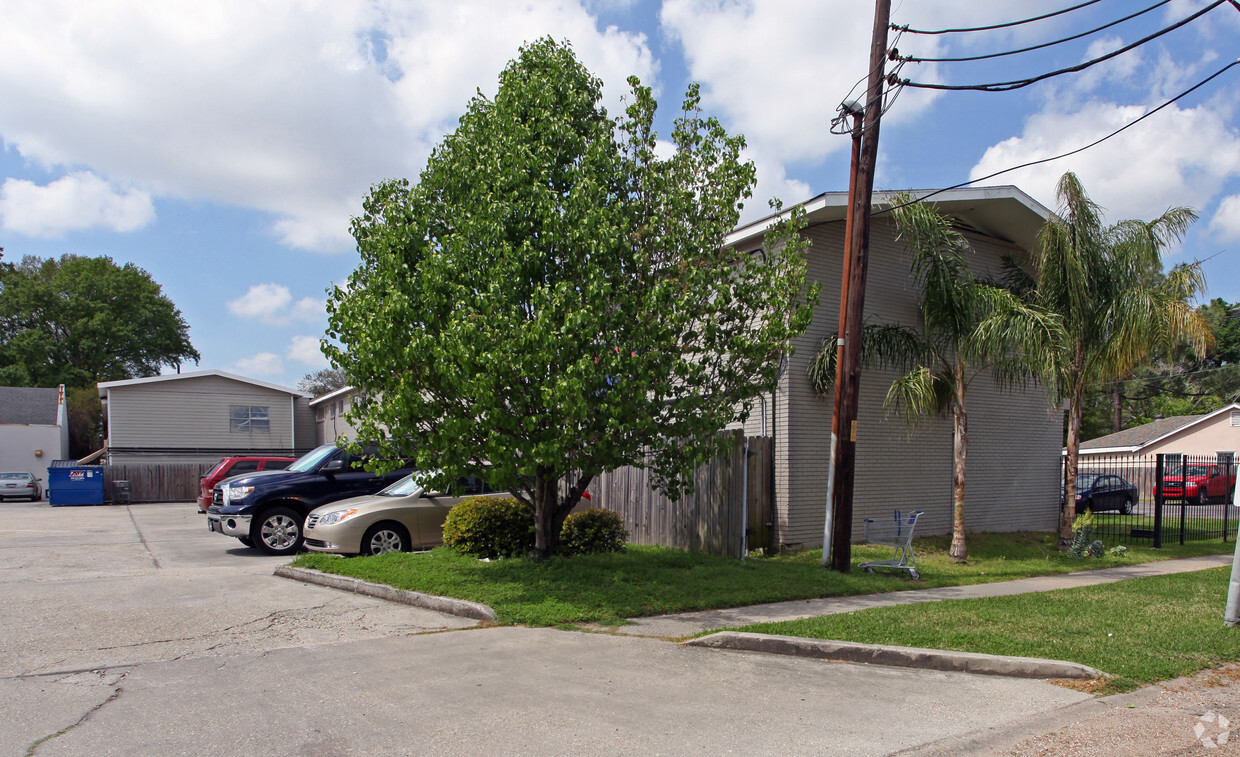 Building Photo - Jefferson Park Condominums