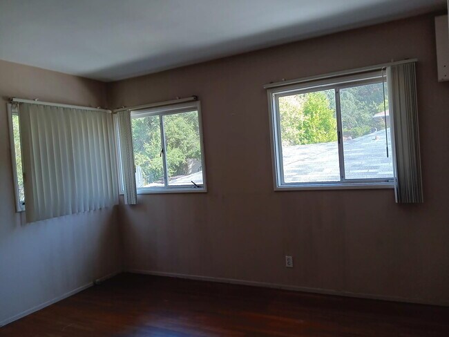 Foto del edificio - 2100 N Verdugo Rd