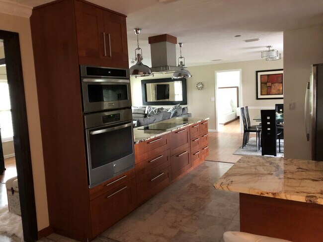 Foto del edificio - 8978 Easterling Dr