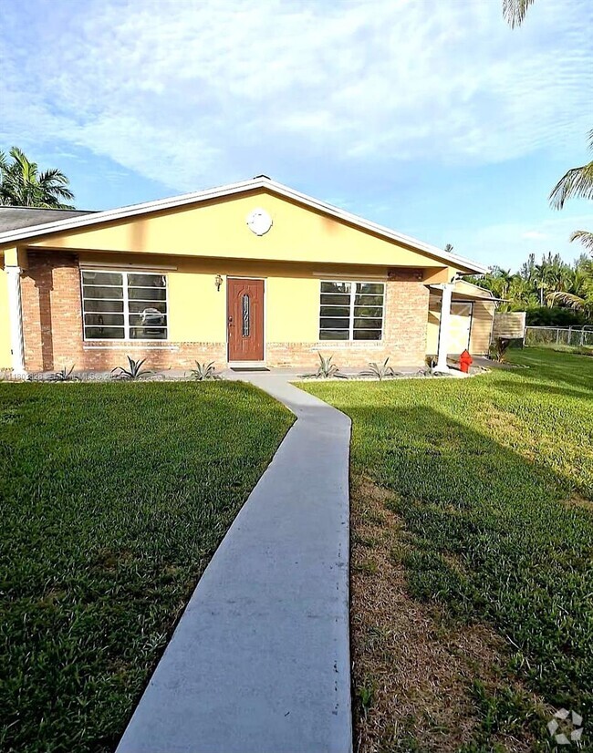 Building Photo - 4725 SW 109th Terrace