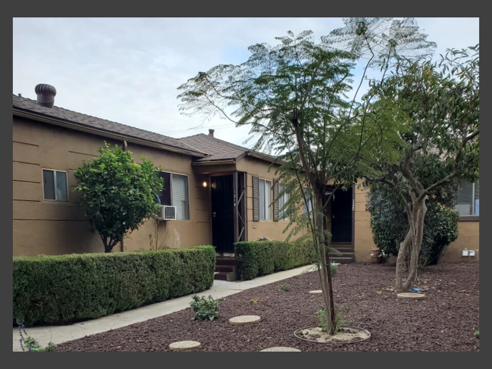 Gated Courtyard Entry - 1318 Prado St