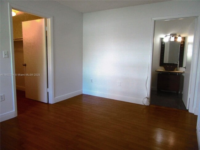 Building Photo - 29 Santillane Ave