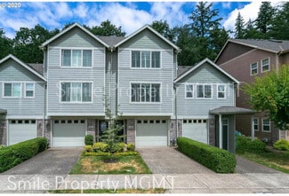 Building Photo - 9229 SW Sweek Dr