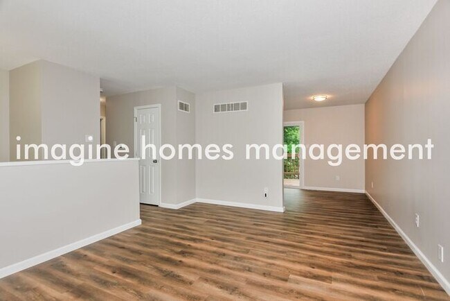 Building Photo - 1536 Sundowner Drive