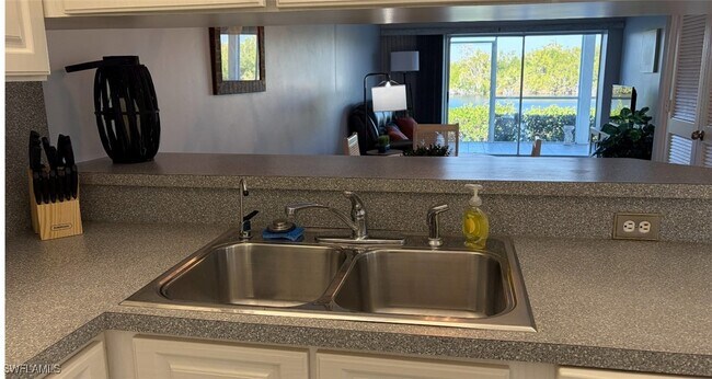 Building Photo - 1315 Mainsail Dr