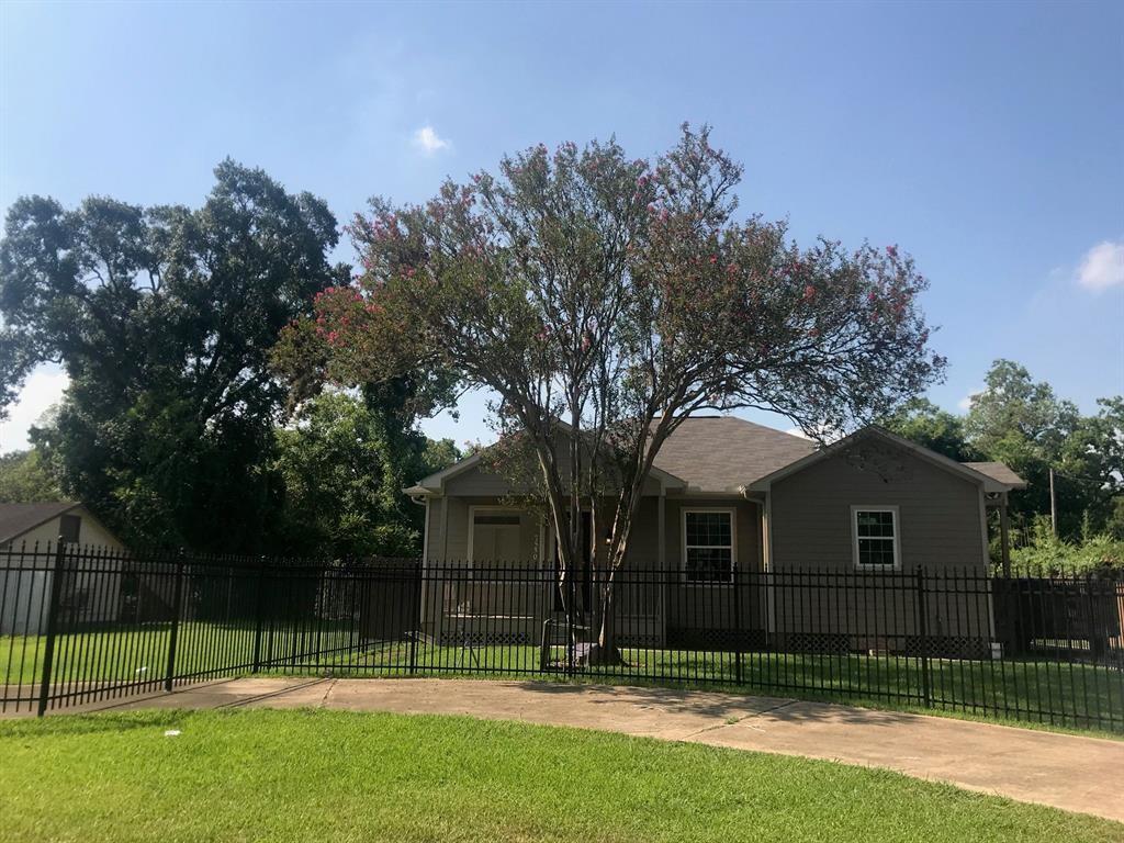 Primary Photo - 7550 Almeda Genoa Rd