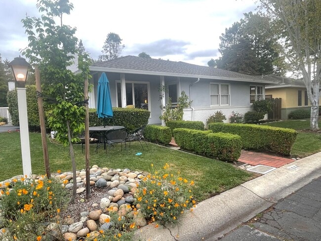 1044-1048 Marcussen Drive - 1044-1048 Marcussen Drive Apartment