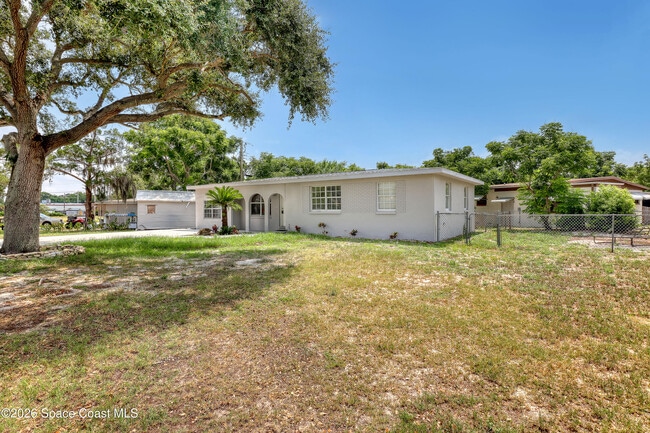 Building Photo - 807 Hillsdale Dr