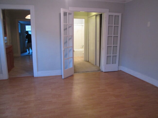 Building Photo - 3820 Goldwyn Terrace