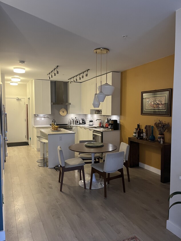 Photo principale - 1728 Gilmore Av