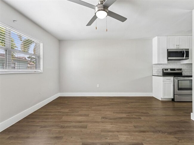 Building Photo - 3102 W San Juan St