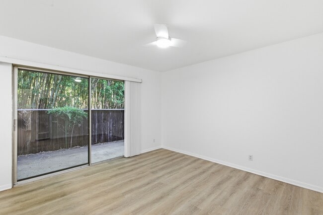 Building Photo - 1453 S Westgate Ave