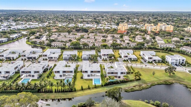 Foto del edificio - 16699 Botaniko Dr N