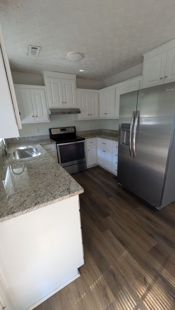 Foto del edificio - Charming 5 Bed/2 Bath home in Riverdale!