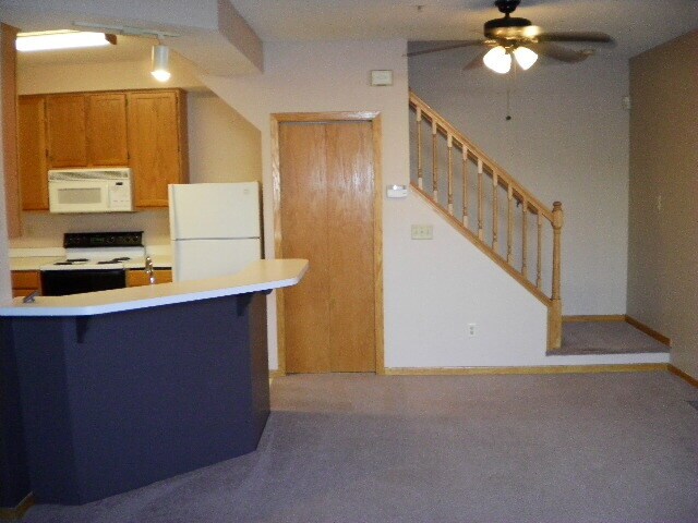 Building Photo - 8789 Branson Dr