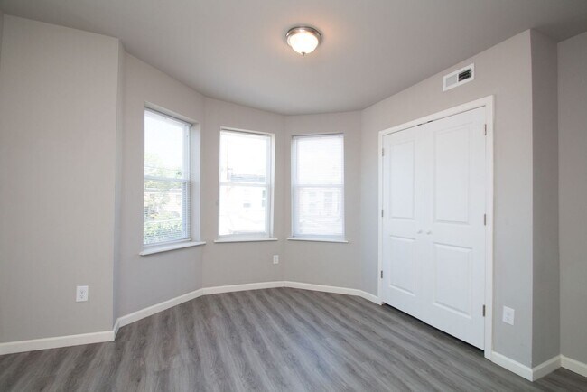 Building Photo - 1419 N Ithan St
