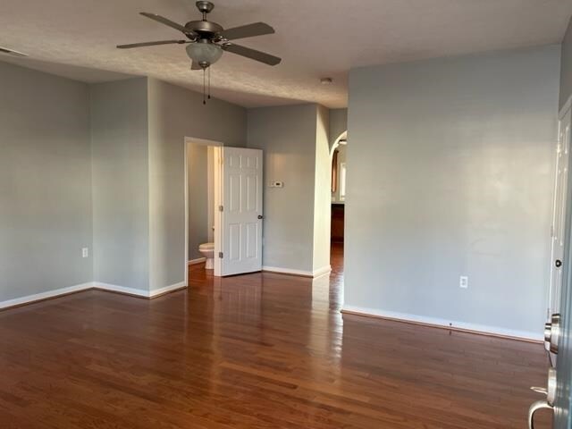 Foto del edificio - 1059 Cherrybrook Dr