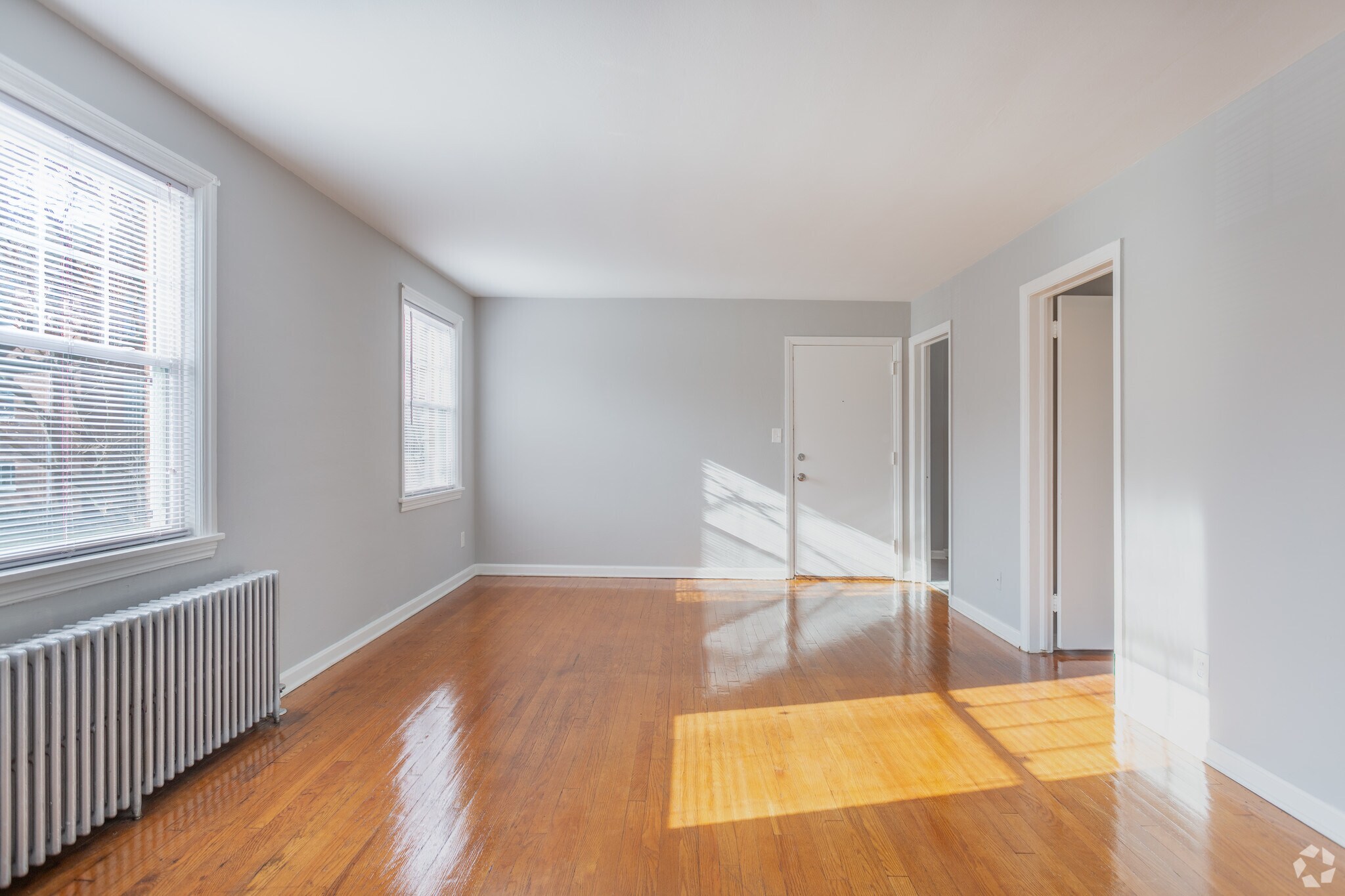 Elbur Avenue – 1 Bedroom 1 Bath