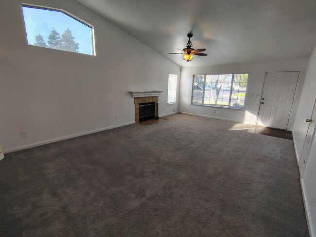 Foto del edificio - 2218 Heritage Manor Dr