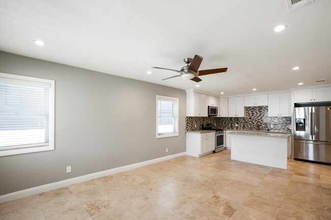 Building Photo - 2653 Tilden Ave