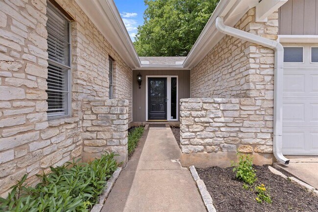 Building Photo - 618 Buckskin Dr