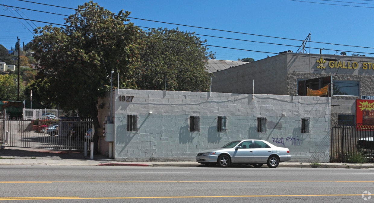 Building Photo - 1936 Cypress Ave