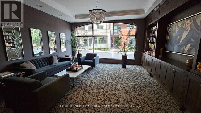 Photo du bâtiment - 205 Lakeshore Rd W